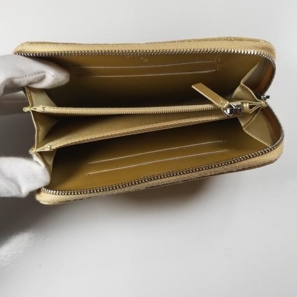 Chanel Metallic Gold Star Embossed Lambskin Medium Zip Around Wallet - Picture 5 of 16